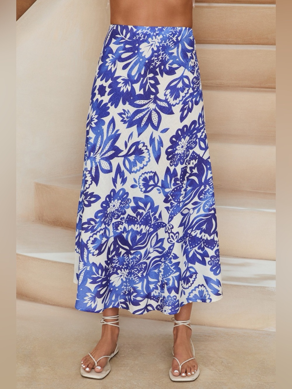 (77020L030-LILYFLORAL-COBLU) LILY FLORAL PRINT MAXI SKIRT
